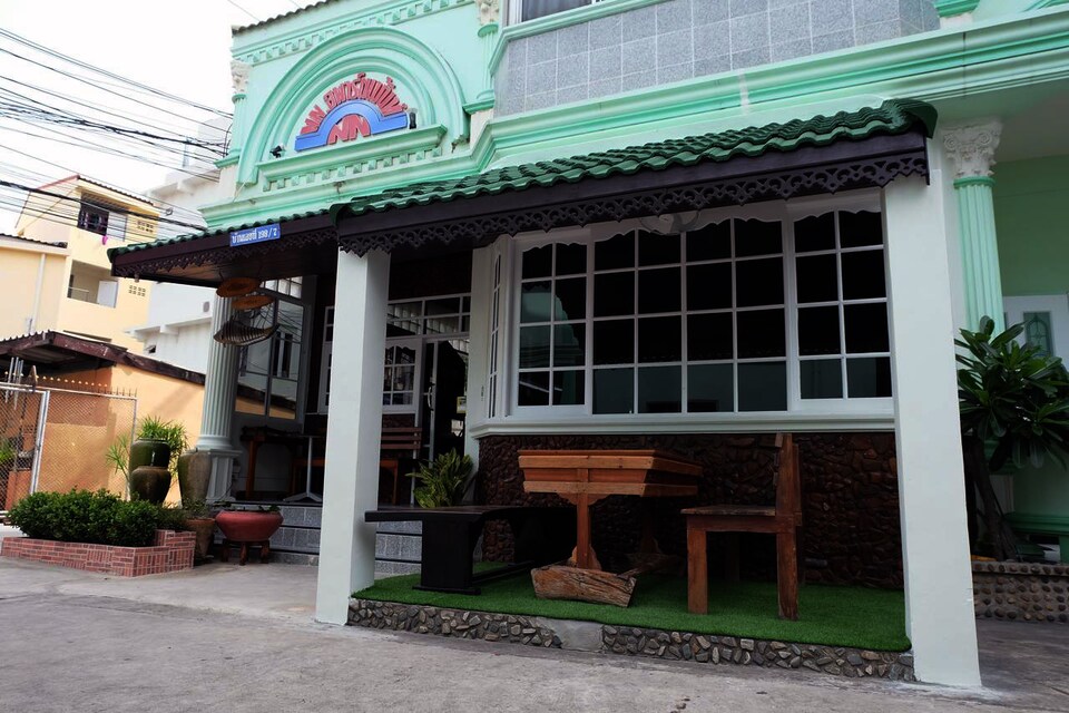 OYO 1068 NN Apartment , Pattaya Beach P0, พัทยา