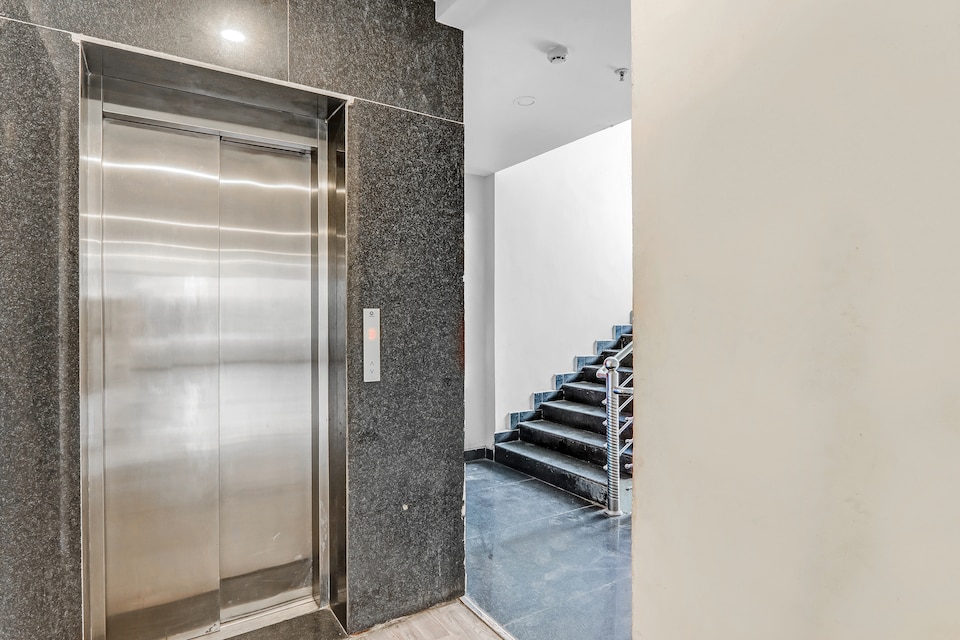 Super Townhouse 139 Ashiyana Smriti Upvan Near Emerald Mall Lucknow, Airport Lucknow, Lucknow