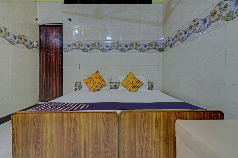 SPOT ON 73963 Hotel Gulmarg, Aligarh, Aligarh