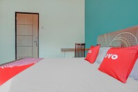 OYO 3800 Kalidami Residence Syariah