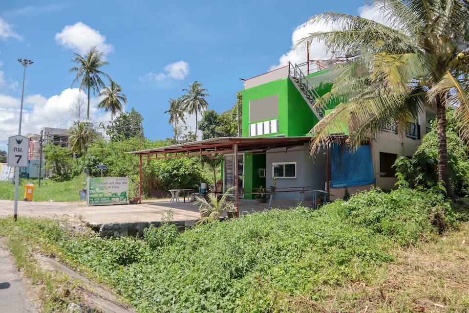 OYO 1075 The View At Naiyang, Phuket Airport P2, Phuket