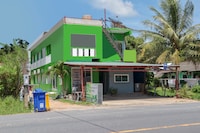 OYO 1075 The View At Naiyang