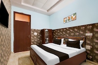 Hotel O Mayapuri Metro station