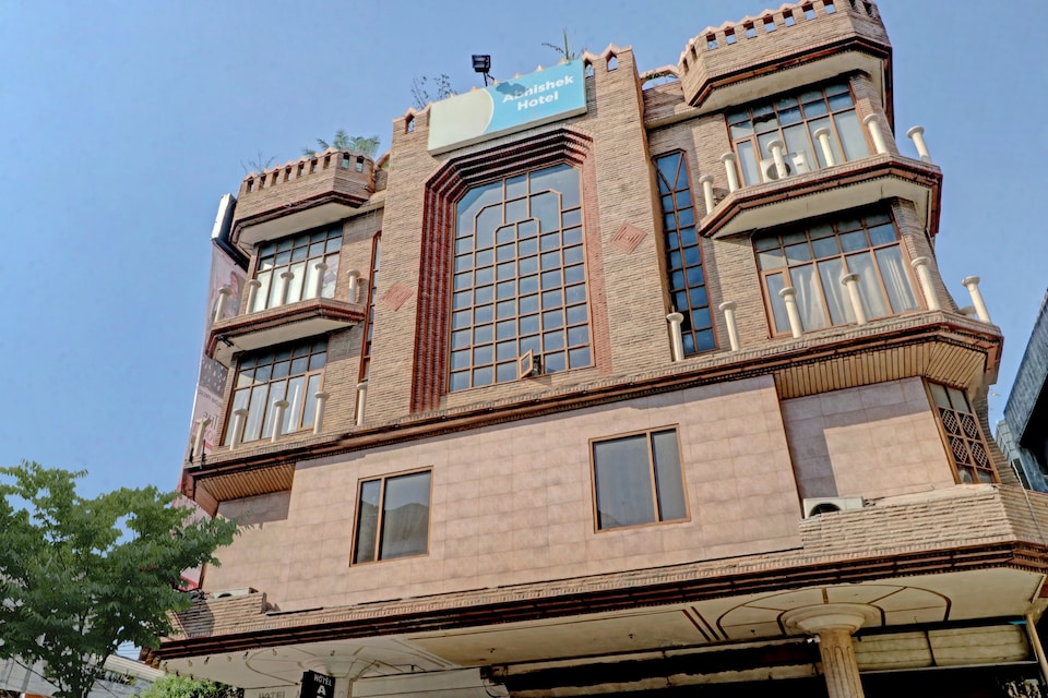 OYO Hotel Abhishek, CMC Hospital Ludhiana, Ludhiana