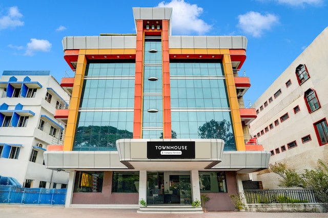 Super Townhouse Mysore Central