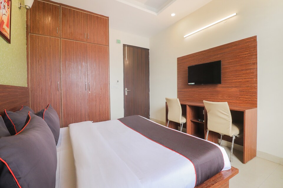 Collection O Sector 46 Huda Colony Near Omaxe Celebration Mall, Huda 2, Gurgaon