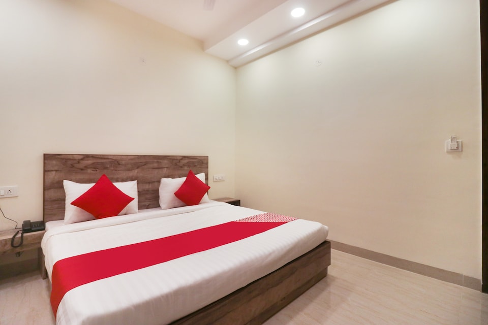 Hotel O Comfort Residency Near Artemis Hospital, Medanta, Gurgaon