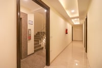 Hotel O Comfort Residency Near Artemis Hospital