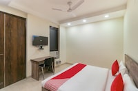 Hotel O Comfort Residency Near Artemis Hospital