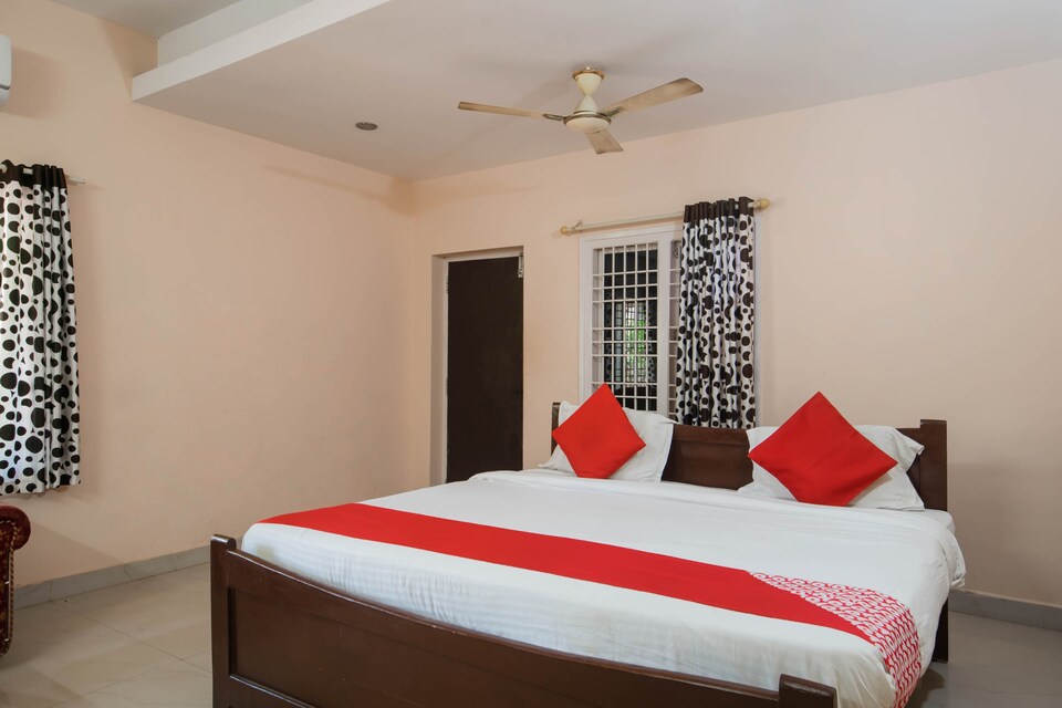 OYO 74189 S.p.m Grand, Beach Side Visakhapatnam, Visakhapatnam