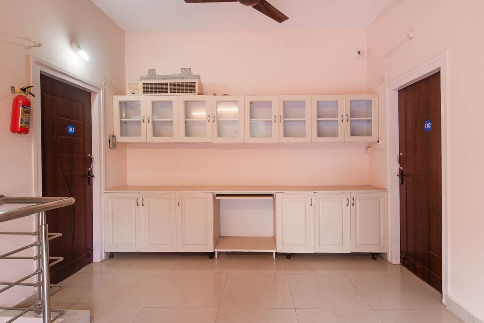 OYO 74189 S.p.m Grand, Beach Side Visakhapatnam, Visakhapatnam