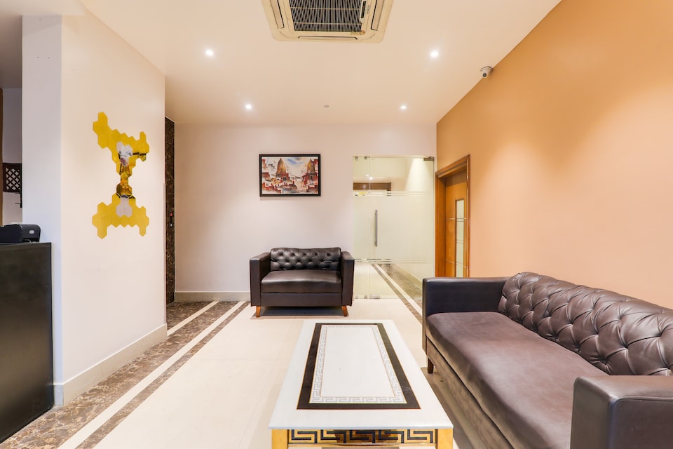 Super Townhouse Viraj Khand Formerly Veridian Inn, Singapore Mall Lucknow, Lucknow