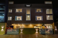 Townhouse Viraj Khand Formerly Veridian Inn