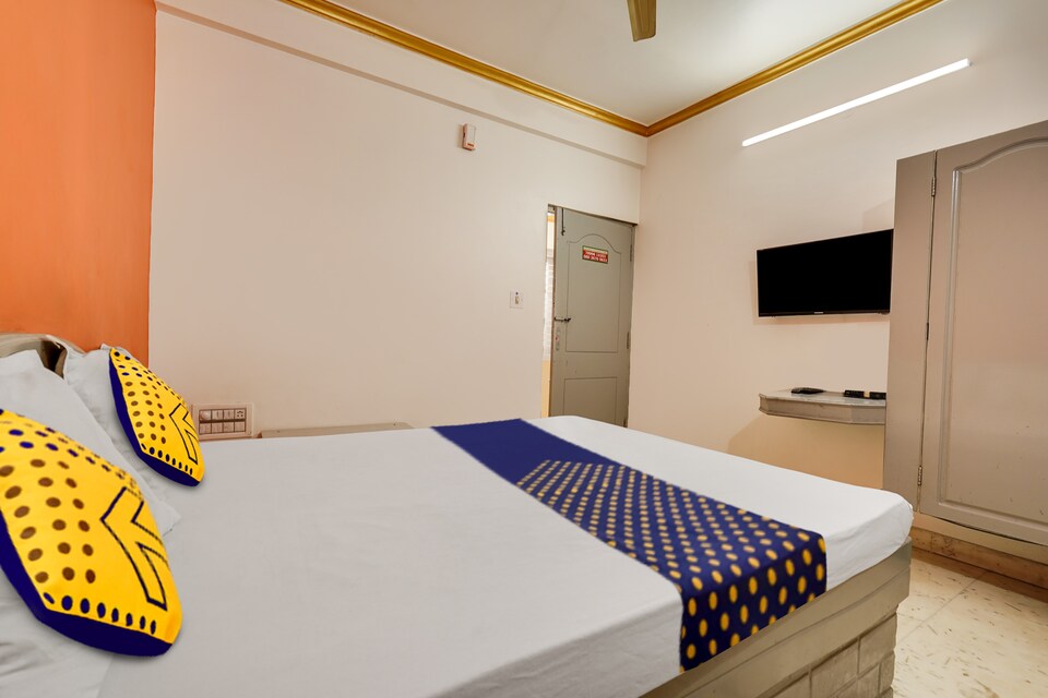 SPOT ON 74229 Hotel Thirumala Landmark, Majestic Bangalore, Bangalore