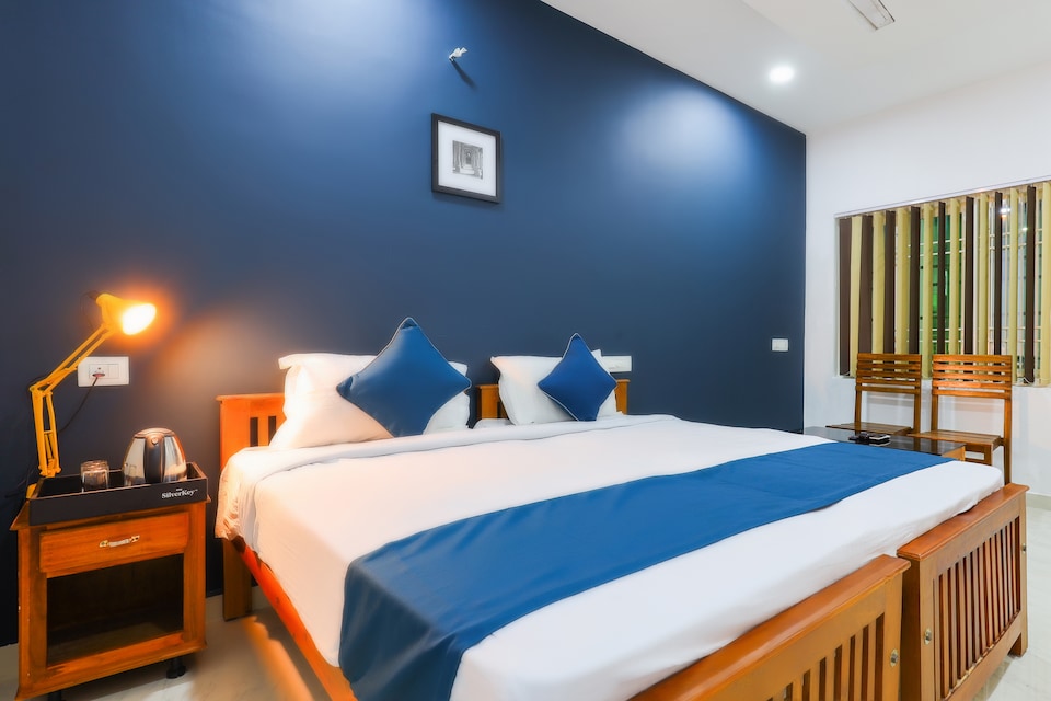 OYO SilverKey Hotel M One Cherai, MG Road Kochi, Kochi