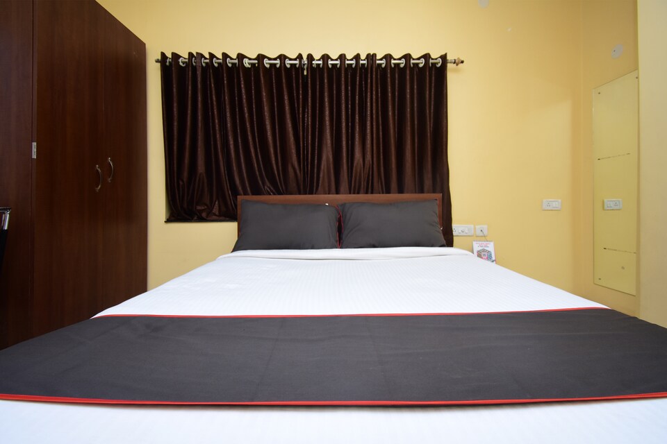 Hotel O Gokul Residency, VIP Road Kolkata, Kolkata
