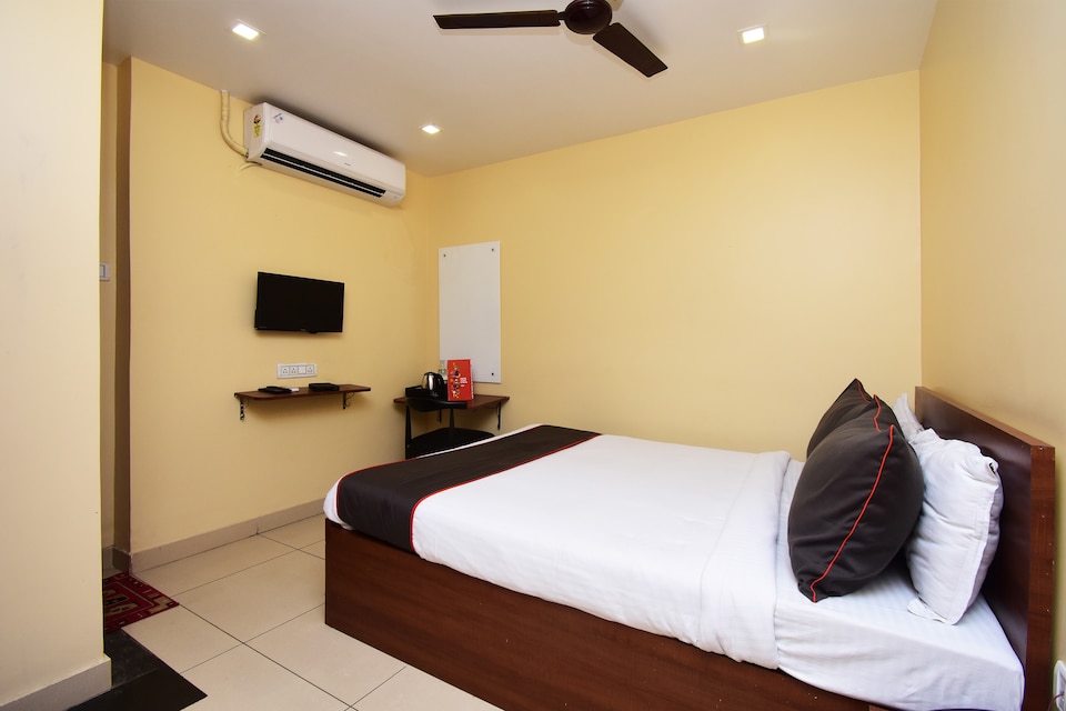 Hotel O Gokul Residency, VIP Road Kolkata, Kolkata