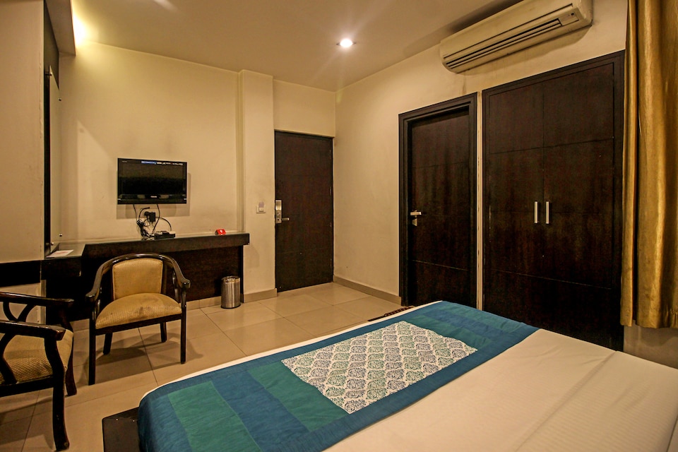OYO 6260 Hotel RR Inn, Aligarh, Aligarh