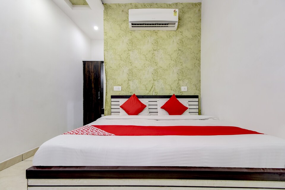 OYO 74271 Hotel Nivri House, Aligarh, Aligarh
