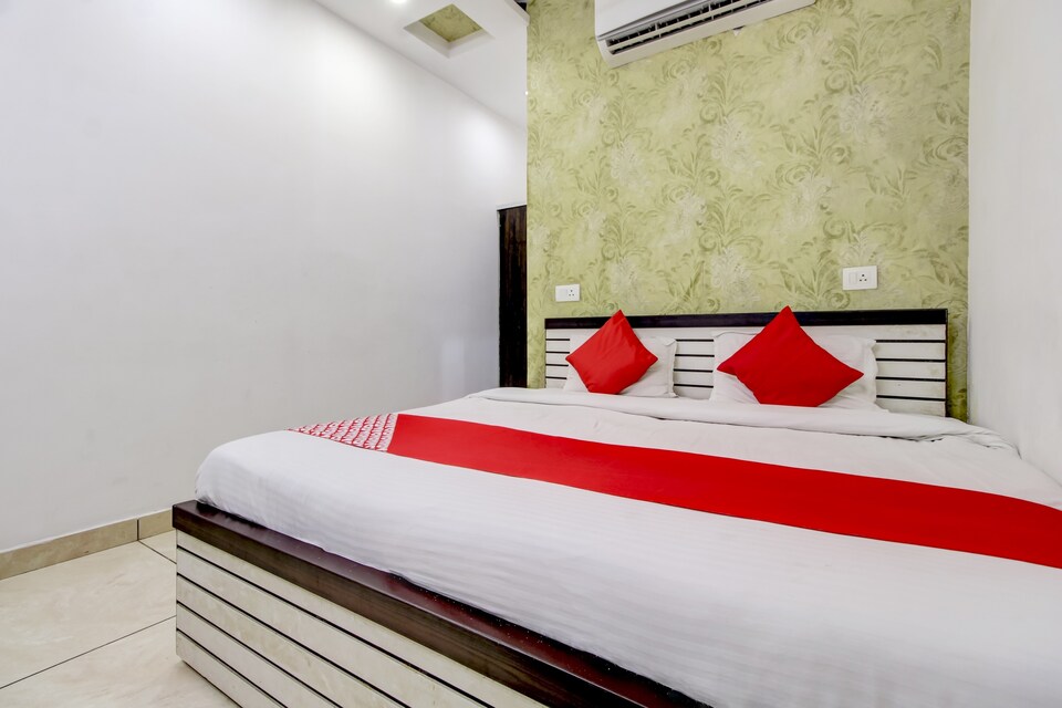 OYO 74271 Hotel Nivri House, Aligarh, Aligarh