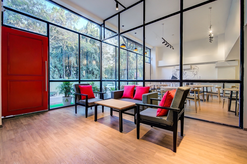 OYO Townhouse 059 Magarpatta, Magarpatta Pune, Pune