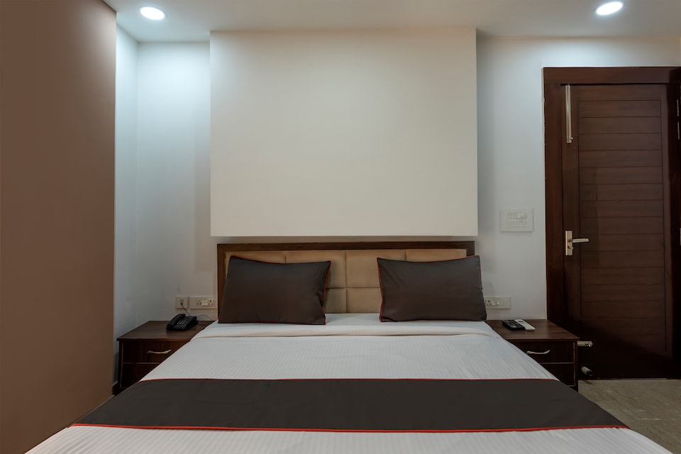 Collection O 6261 Spice Mall, Noida Stadium, Noida