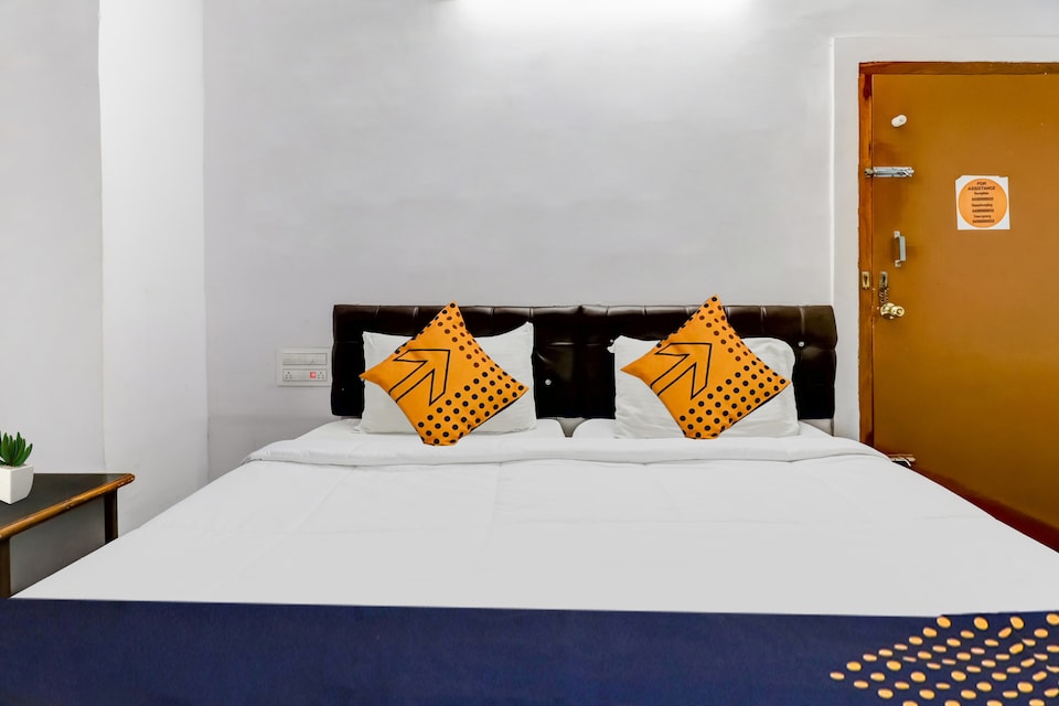 SPOT ON Hotel Lakshmi Nivas, Transit Tirupati, Tirupati