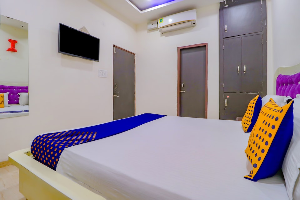 OYO Hotel Rajhans, South Chandigarh, Chandigarh