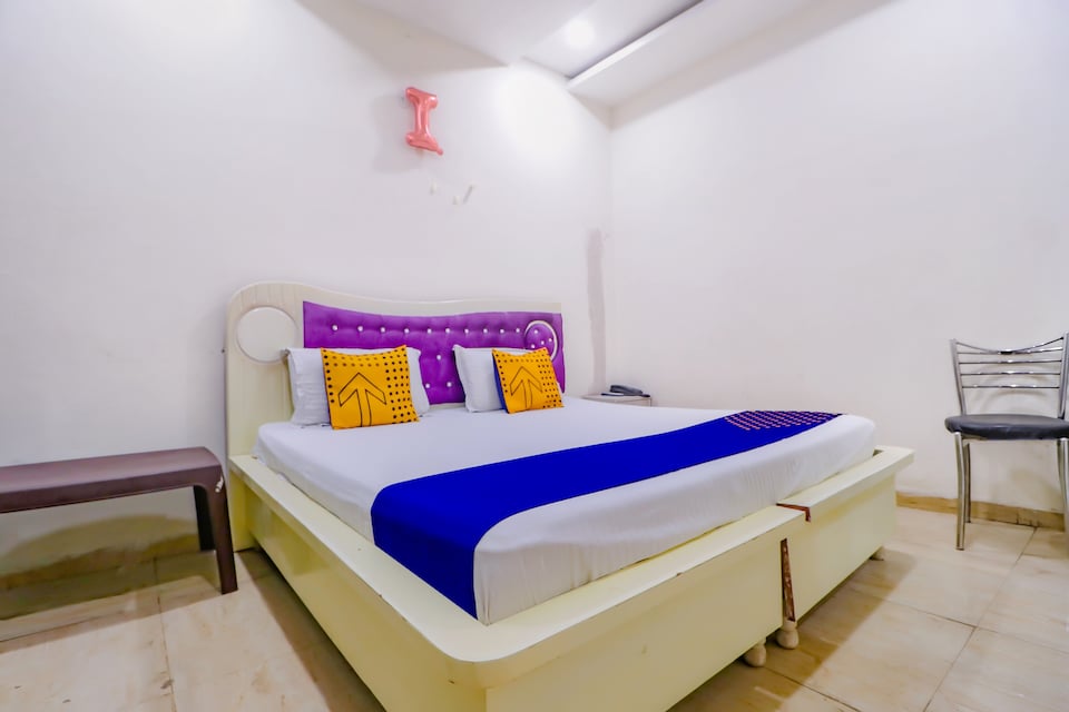 OYO Hotel Rajhans, South Chandigarh, Chandigarh