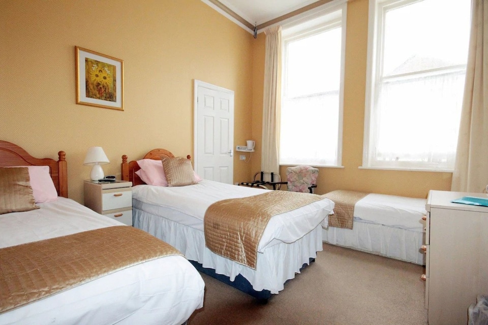 OYO Marine Parade Hotel, Eastbourne Pier, BN21, Eastbourne