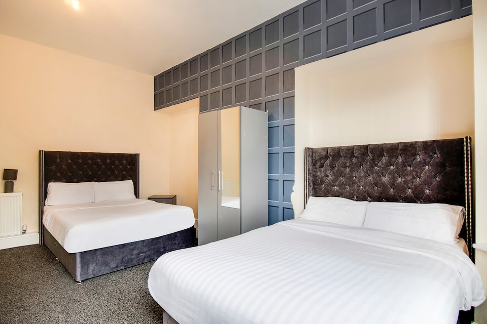 The Longlands Hotel, Middlesbrough (Scotland), Middlesbrough