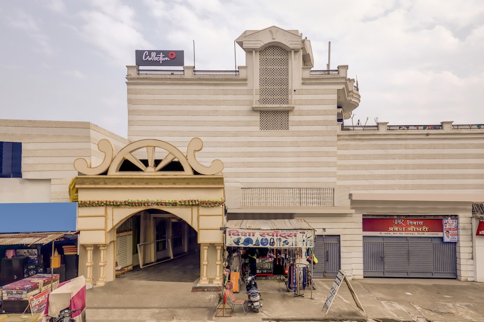 COLLECTION O 74381 HOTEL PR INN DAYALPUR, North Delhi, Delhi