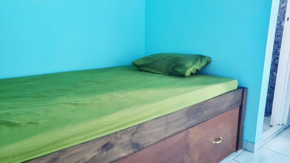 OYO 3827 Simpang Neptunus 1 Syariah, Malang Kota, Malang