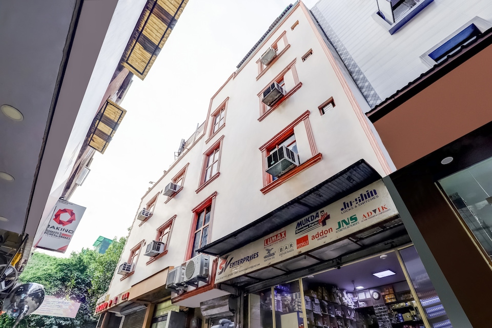 CAPITAL O74390 Hotel Grand Park Inn, Karol Bagh Delhi, Delhi