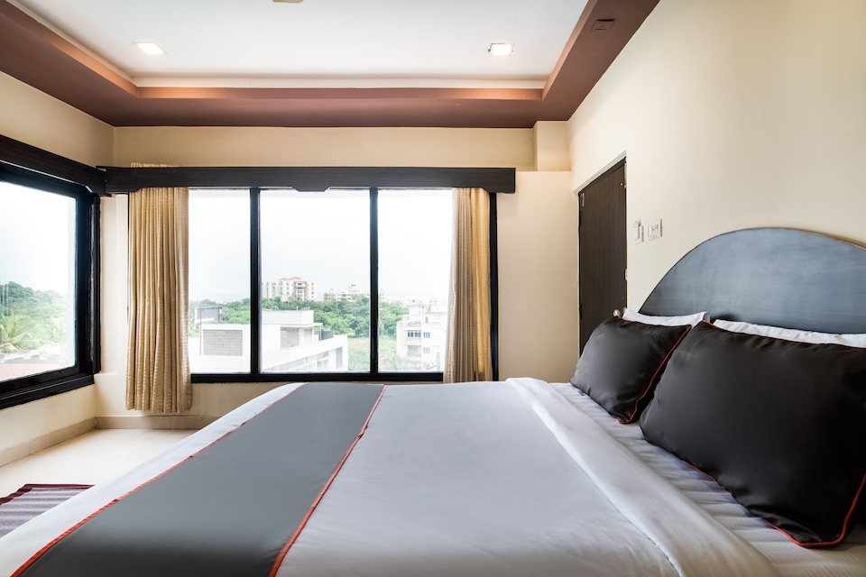 Townhouse Sea Rock, Transit Vizag, Visakhapatnam