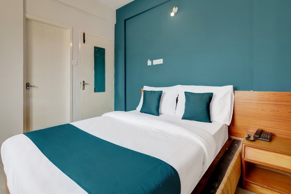 SilverKey Executive Stays 44663 R Stay Inn, Airport Road Bangalore, Bangalore
