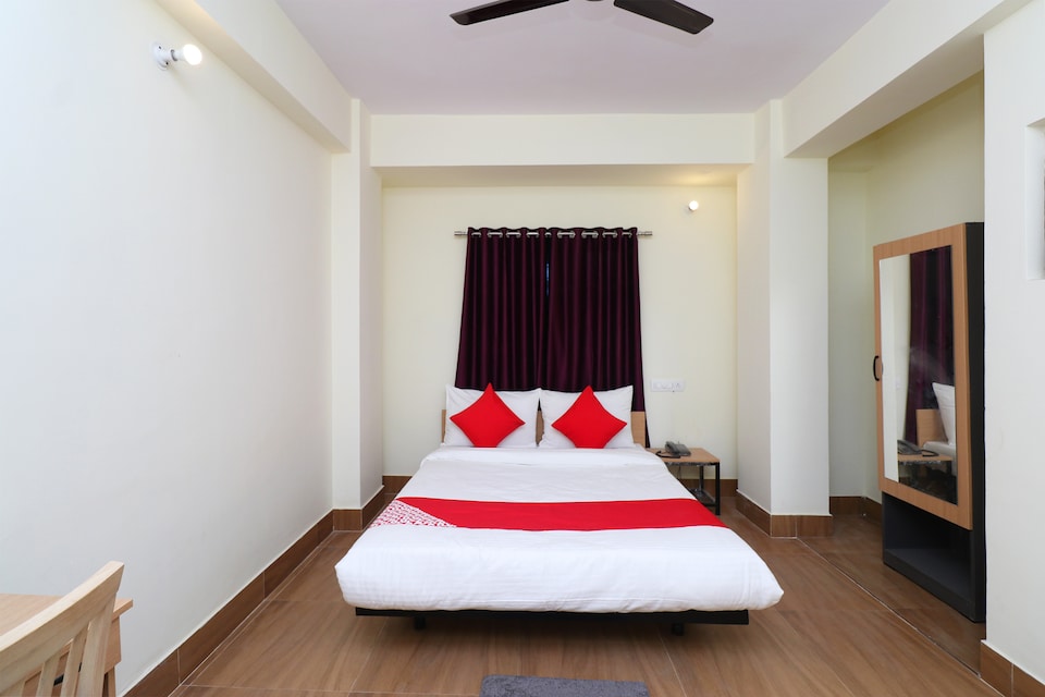 live on PAT745, Boring Road Patna, Patna