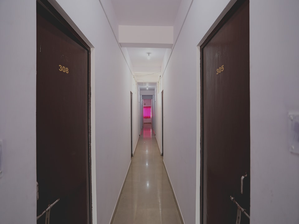  Hotel O Aditya Inn, Bishtupur Jamshedpur, Jamshedpur