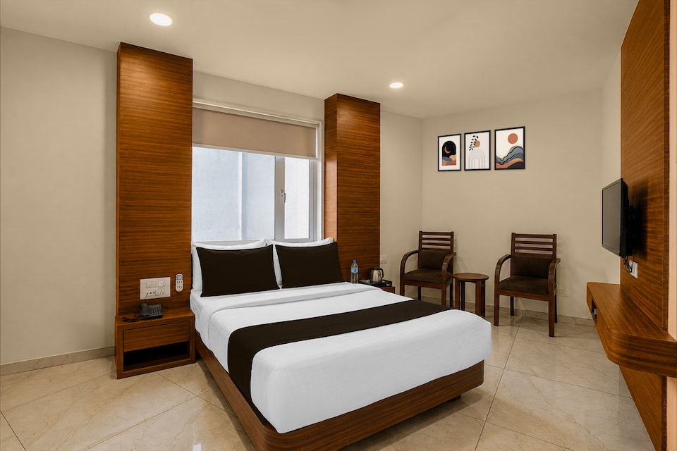 Super Townhouse Oak Central Bus Station Rajkot Formerly Simran Raghuveer, Race Course Rajkot, Rajkot