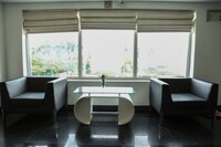 OYO The Centre Point Near Ecr Beach