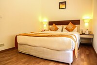 OYO The Centre Point Near Ecr Beach