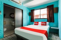 OYO 1103 Pirates House Hotel