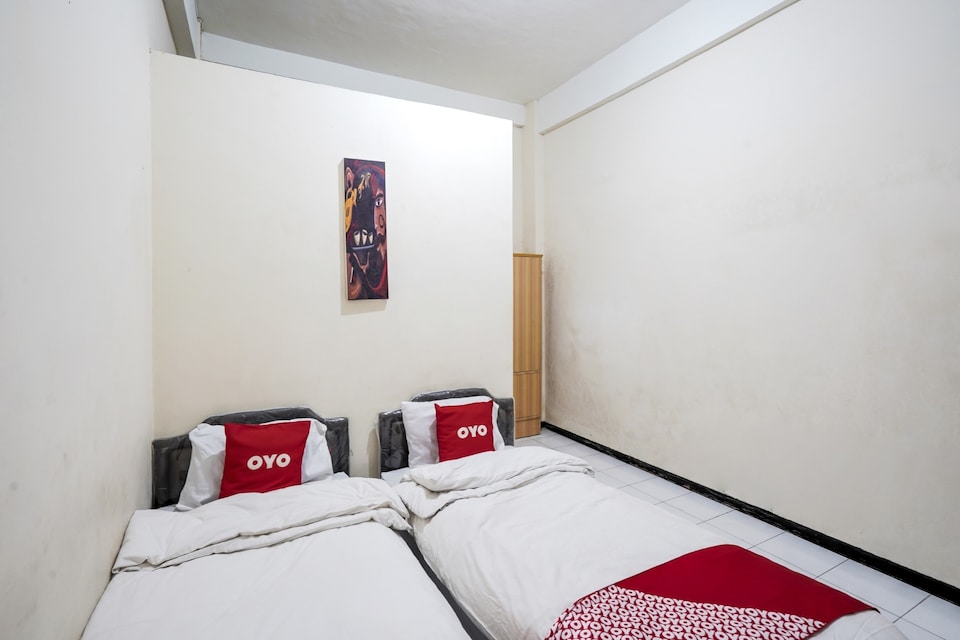 OYO 3842 Eiffel Ketintang Unesa Syariah, Wonokromo, Surabaya