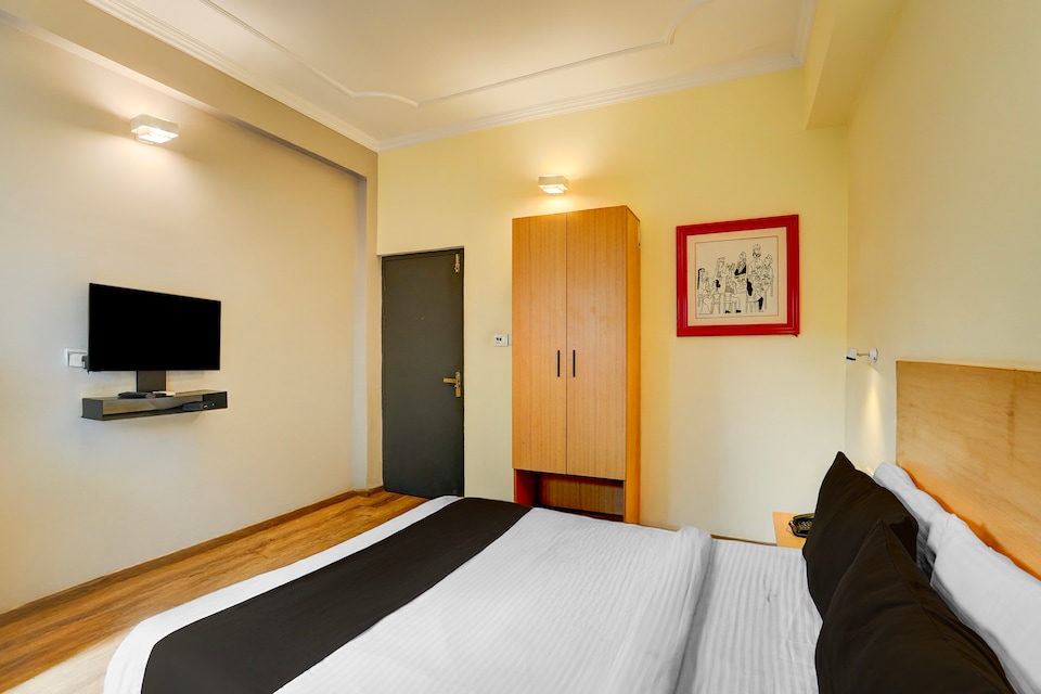 Townhouse Singapore Mall Formerly Hotel Sunshine, Singapore Mall Lucknow, Lucknow