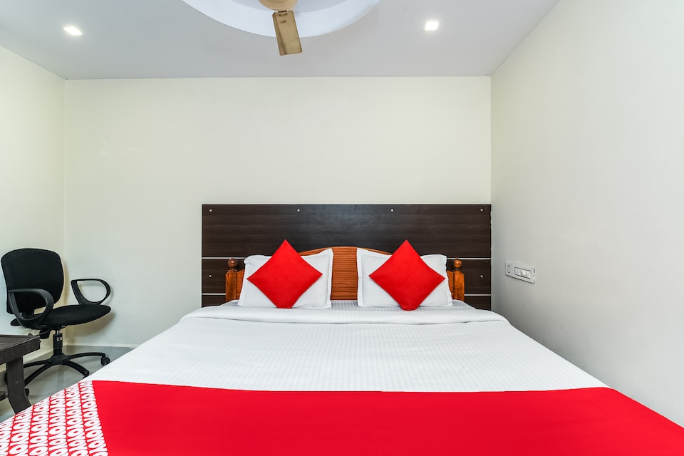 OYO Flagship Akshaya Heights, Governorpet Vijayawada, Vijayawada