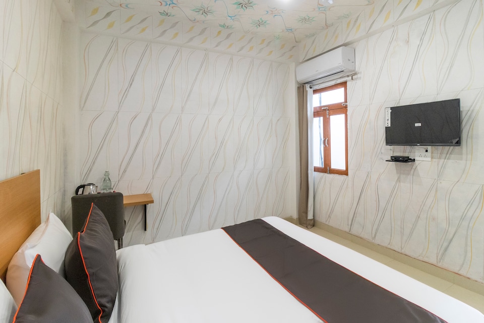 Collection O PRANJUL INN, Chowk Allahabad, Prayagraj