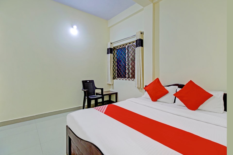 OYO 74504 Hotel Dhanalakshmi, Kushalnagar, Coorg