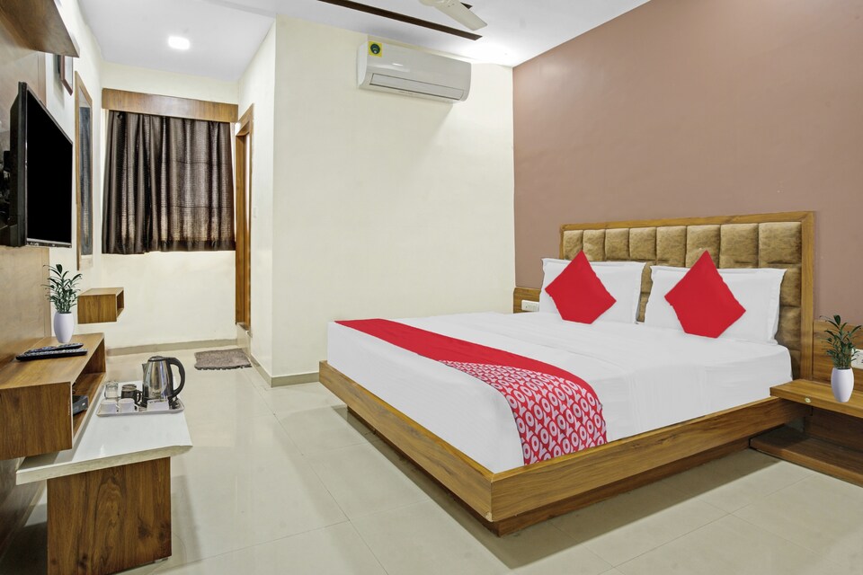 Live on AHM861, Ahmedabad Airport, Ahmedabad