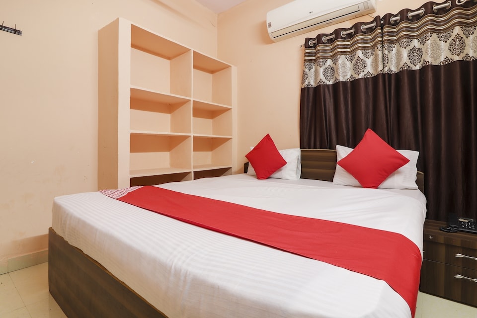 OYO 74562 Hotel New Vibhavari, Kompally - Jeedimetla, Hyderabad