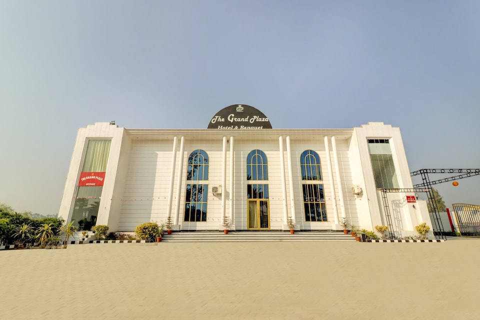 Capital O The Grand Plaza Hotel, Moradabad, Moradabad